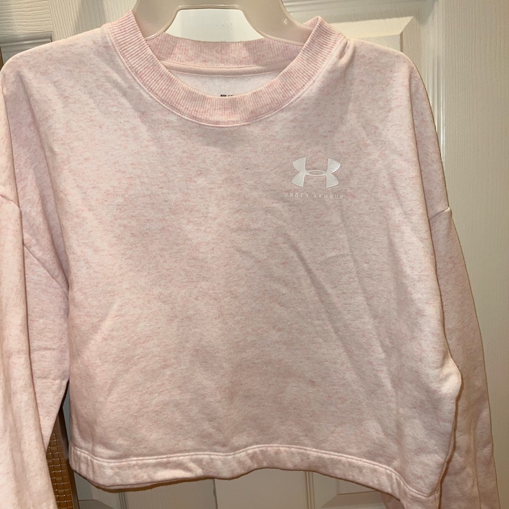 Baby pink under armour slightly cropped sweater🌸😚